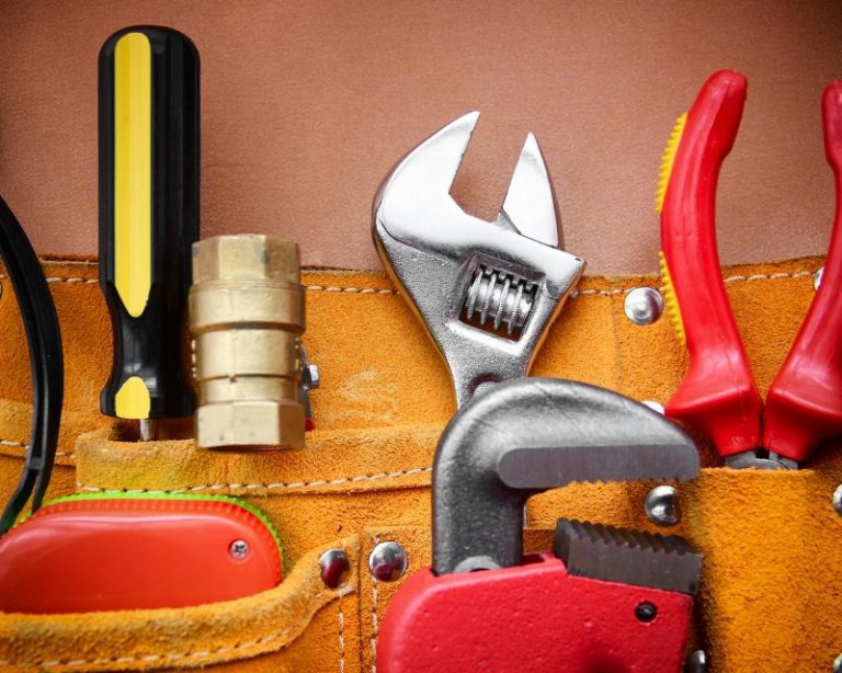 What to keep in your Motorhome or Caravan Tool Kit Roadtrek